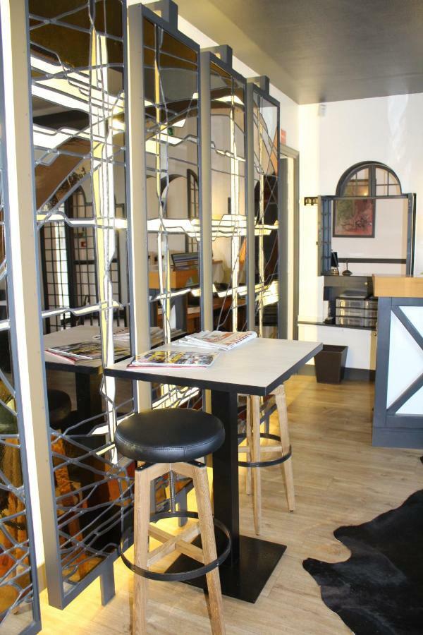 Logis Le Quai Fleuri Hotel Les Villages Voveens Eksteriør billede